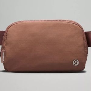 Lululemon Everywhere Belt Bag 1L